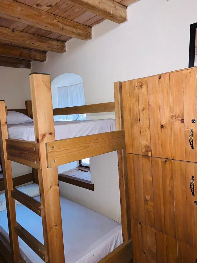 Guest House And Hostel Val-Mar จีโรคาสเตอร์ ภายนอก รูปภาพ