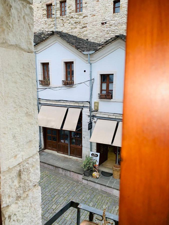 Guest House And Hostel Val-Mar จีโรคาสเตอร์ ภายนอก รูปภาพ